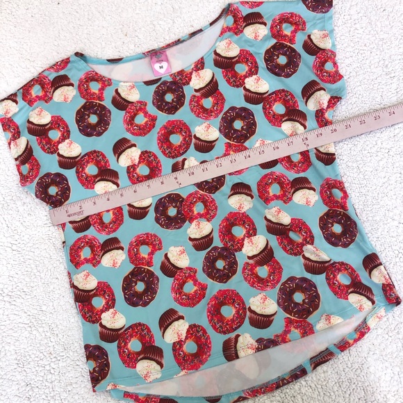 Cupcake & doughnut t-shirt graphic print tee short sleeve women’s medium - Picture 7 of 8